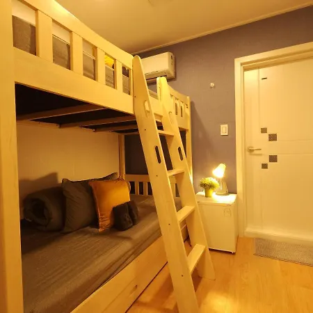 Oyo Myeongdong 5 Lodge Seoul Exterior photo