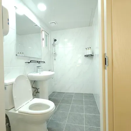 Oyo Myeongdong 5 Lodge Seoul Exterior photo