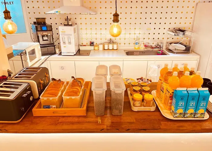 Oyo Myeongdong 5 Lodge